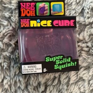 NeeDoh Nice Cube Super Solid Squish - Purple